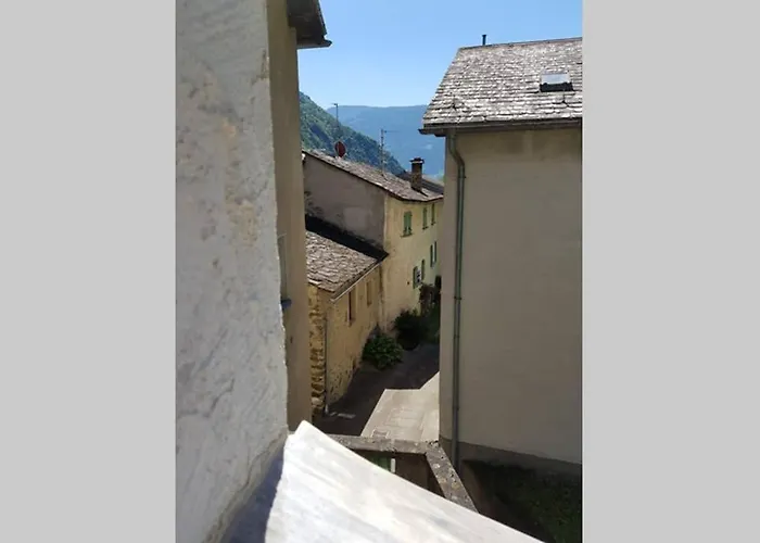 Bezauberndes Haus Fuer Erholsame Ferien Im Puschlav